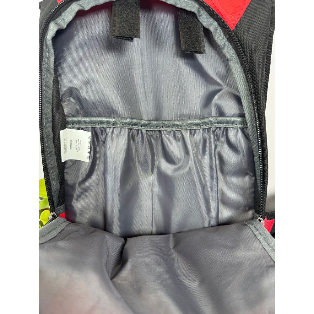 Canada Weather Gear Red Black Hydration Backpack 2L Hiking Gorpcore NWT - Picture 11 of 12